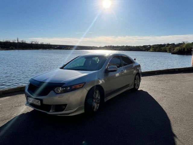 Серый Хонда Аккорд, объемом двигателя 2.4 л и пробегом 240 тыс. км за 7950 $, фото 1 на Automoto.ua