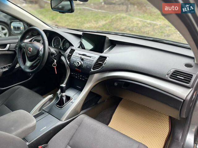 Серый Хонда Аккорд, объемом двигателя 2.2 л и пробегом 300 тыс. км за 8450 $, фото 15 на Automoto.ua