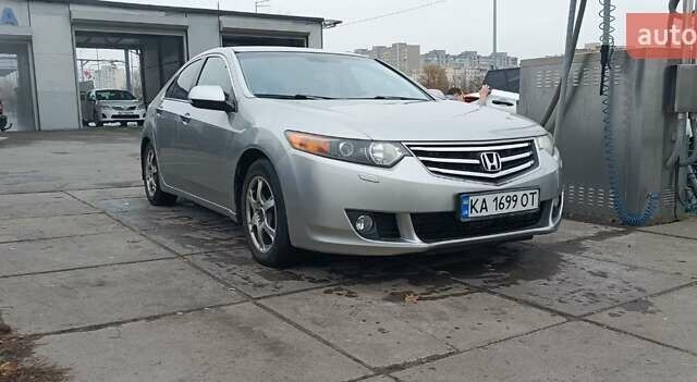 Серый Хонда Аккорд, объемом двигателя 2.2 л и пробегом 262 тыс. км за 8300 $, фото 1 на Automoto.ua