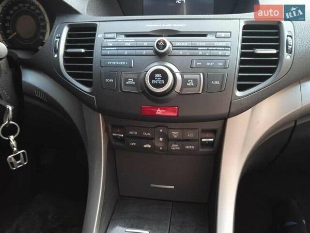 Серый Хонда Аккорд, объемом двигателя 2.2 л и пробегом 230 тыс. км за 9800 $, фото 6 на Automoto.ua