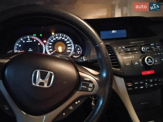 Серый Хонда Аккорд, объемом двигателя 2.2 л и пробегом 230 тыс. км за 9800 $, фото 2 на Automoto.ua