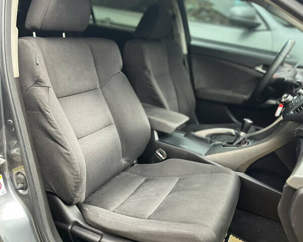 Серый Хонда Аккорд, объемом двигателя 2.2 л и пробегом 300 тыс. км за 8450 $, фото 14 на Automoto.ua