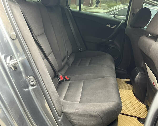 Серый Хонда Аккорд, объемом двигателя 2.2 л и пробегом 300 тыс. км за 8450 $, фото 17 на Automoto.ua