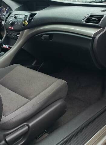 Серый Хонда Аккорд, объемом двигателя 2.2 л и пробегом 262 тыс. км за 8300 $, фото 13 на Automoto.ua