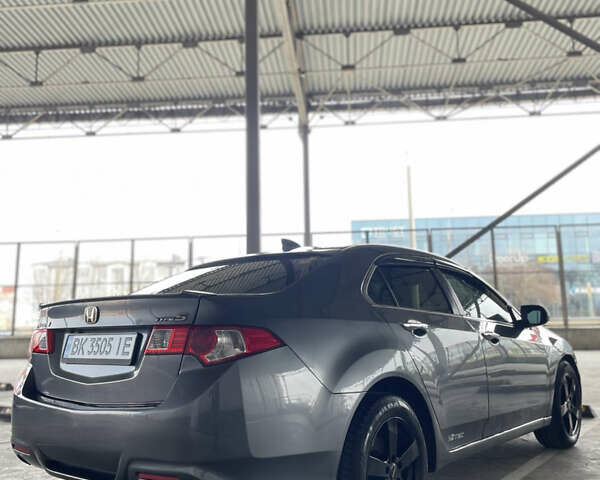 Серый Хонда Аккорд, объемом двигателя 2.2 л и пробегом 300 тыс. км за 8450 $, фото 3 на Automoto.ua