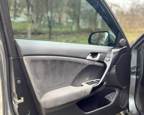 Серый Хонда Аккорд, объемом двигателя 2.2 л и пробегом 300 тыс. км за 8450 $, фото 18 на Automoto.ua