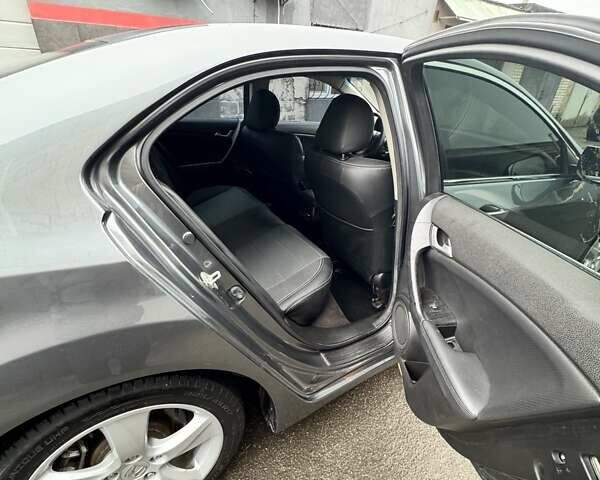 Серый Хонда Аккорд, объемом двигателя 2.4 л и пробегом 220 тыс. км за 9800 $, фото 16 на Automoto.ua