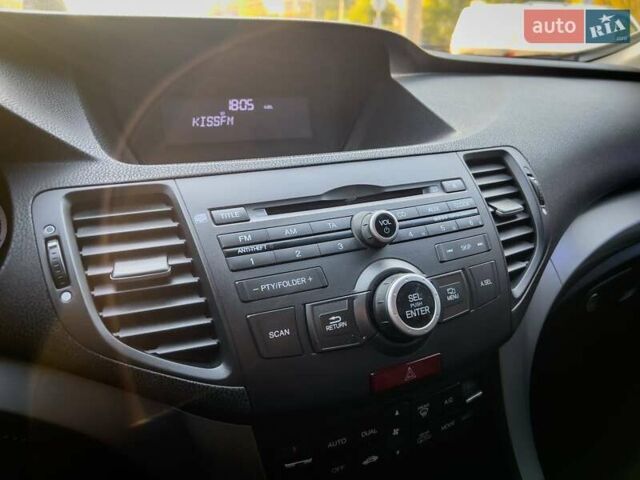 Серый Хонда Аккорд, объемом двигателя 2.2 л и пробегом 227 тыс. км за 8500 $, фото 14 на Automoto.ua