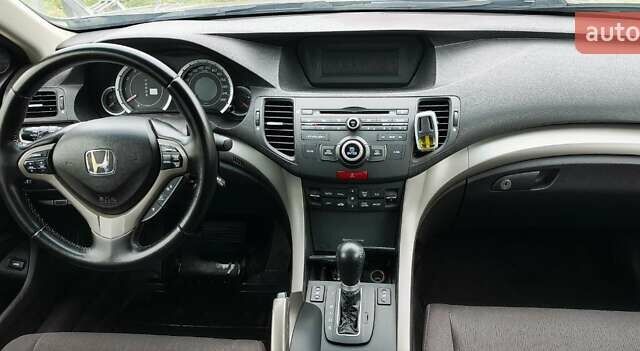 Серый Хонда Аккорд, объемом двигателя 2.2 л и пробегом 262 тыс. км за 8300 $, фото 12 на Automoto.ua