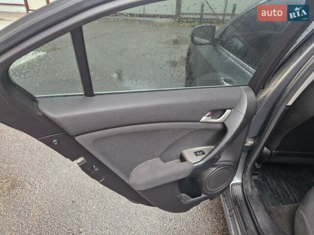 Серый Хонда Аккорд, объемом двигателя 2 л и пробегом 120 тыс. км за 10500 $, фото 9 на Automoto.ua