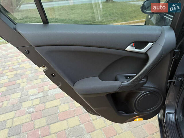 Серый Хонда Аккорд, объемом двигателя 2 л и пробегом 118 тыс. км за 10400 $, фото 26 на Automoto.ua