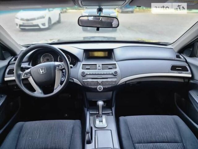 Серый Хонда Аккорд, объемом двигателя 2.35 л и пробегом 320 тыс. км за 7000 $, фото 18 на Automoto.ua