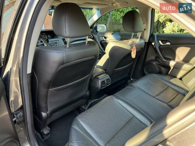 Серый Хонда Аккорд, объемом двигателя 2 л и пробегом 70 тыс. км за 12000 $, фото 1 на Automoto.ua