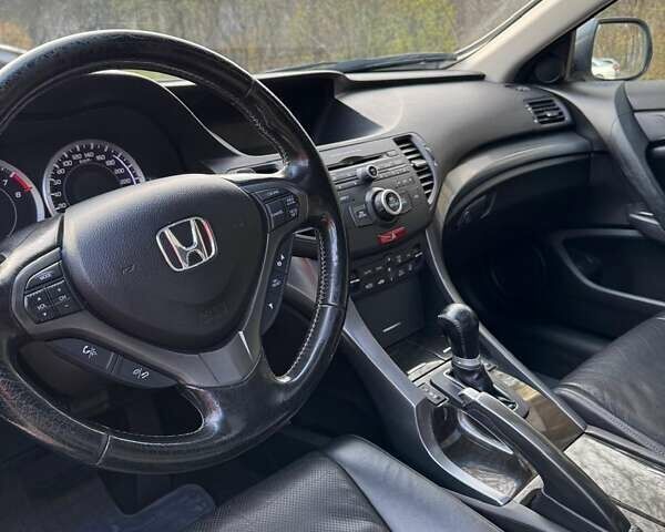 Серый Хонда Аккорд, объемом двигателя 2.4 л и пробегом 142 тыс. км за 12000 $, фото 12 на Automoto.ua