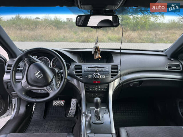 Серый Хонда Аккорд, объемом двигателя 2.4 л и пробегом 240 тыс. км за 11500 $, фото 11 на Automoto.ua