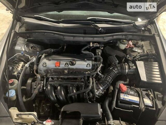 Сірий Хонда Аккорд, об'ємом двигуна 2.4 л та пробігом 230 тис. км за 9499 $, фото 2 на Automoto.ua