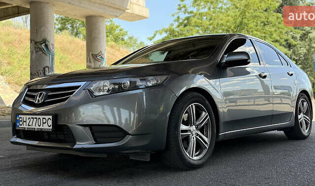 Серый Хонда Аккорд, объемом двигателя 2 л и пробегом 202 тыс. км за 9500 $, фото 2 на Automoto.ua