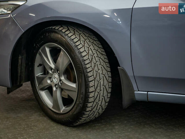 Сірий Хонда Аккорд, об'ємом двигуна 2 л та пробігом 191 тис. км за 10982 $, фото 7 на Automoto.ua