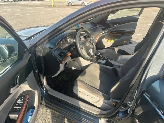 Сірий Хонда Аккорд, об'ємом двигуна 0 л та пробігом 260 тис. км за 10600 $, фото 9 на Automoto.ua