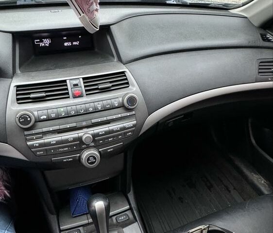 Серый Хонда Аккорд, объемом двигателя 2.4 л и пробегом 174 тыс. км за 8700 $, фото 7 на Automoto.ua