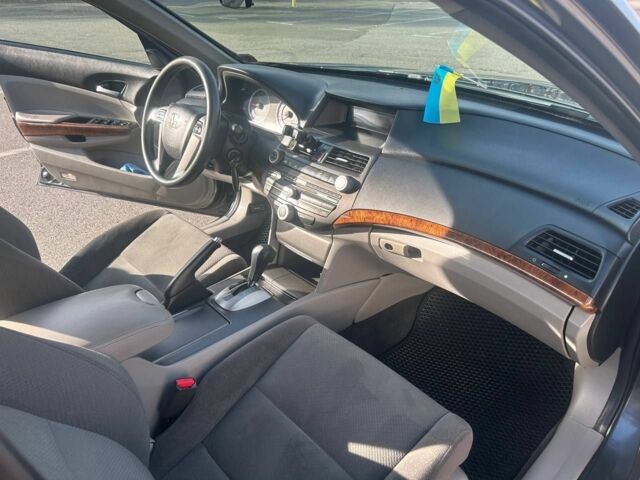 Сірий Хонда Аккорд, об'ємом двигуна 0 л та пробігом 260 тис. км за 10600 $, фото 8 на Automoto.ua