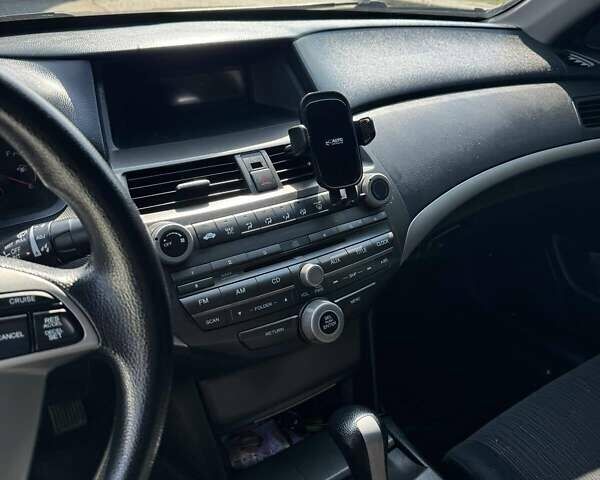 Серый Хонда Аккорд, объемом двигателя 2.35 л и пробегом 140 тыс. км за 10100 $, фото 8 на Automoto.ua