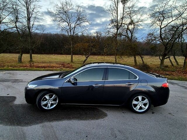 Серый Хонда Аккорд, объемом двигателя 2 л и пробегом 234 тыс. км за 12000 $, фото 2 на Automoto.ua