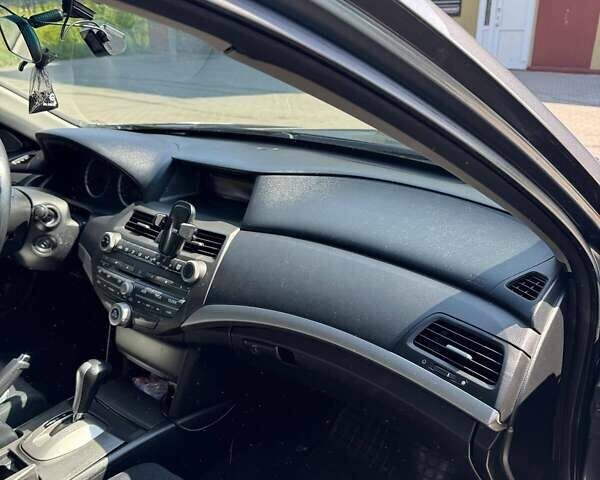 Серый Хонда Аккорд, объемом двигателя 2.35 л и пробегом 140 тыс. км за 10100 $, фото 3 на Automoto.ua