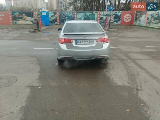 Серый Хонда Аккорд, объемом двигателя 2.35 л и пробегом 195 тыс. км за 11400 $, фото 17 на Automoto.ua