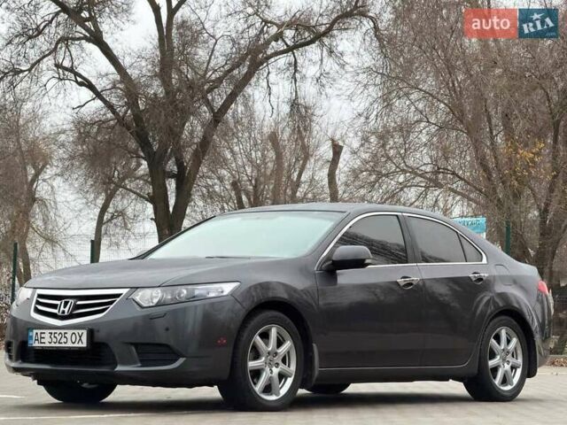 Сірий Хонда Аккорд, об'ємом двигуна 2 л та пробігом 240 тис. км за 8900 $, фото 4 на Automoto.ua