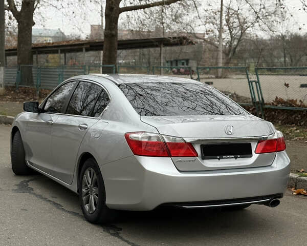 Серый Хонда Аккорд, объемом двигателя 2.4 л и пробегом 224 тыс. км за 9900 $, фото 2 на Automoto.ua