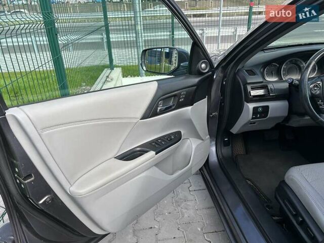 Серый Хонда Аккорд, объемом двигателя 2.4 л и пробегом 165 тыс. км за 13500 $, фото 10 на Automoto.ua