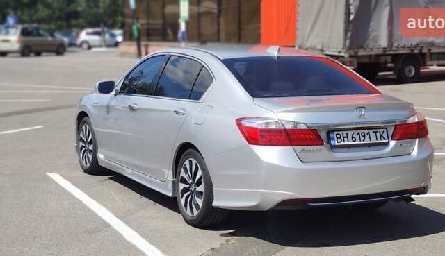 Серый Хонда Аккорд, объемом двигателя 2 л и пробегом 160 тыс. км за 14000 $, фото 4 на Automoto.ua