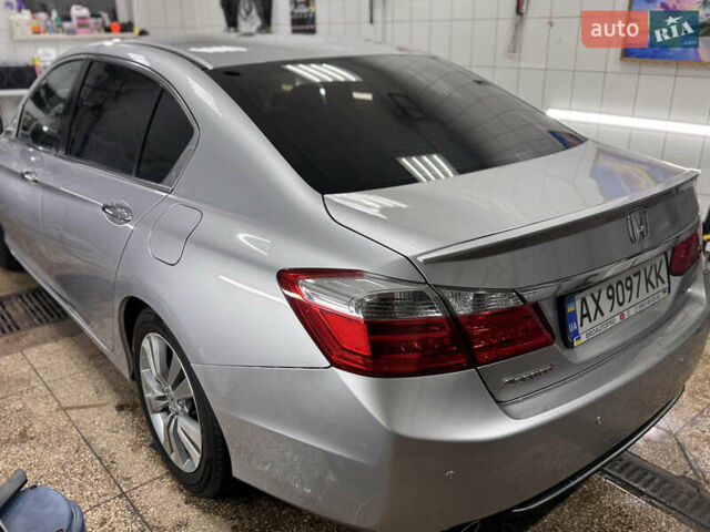 Серый Хонда Аккорд, объемом двигателя 2.36 л и пробегом 180 тыс. км за 9999 $, фото 15 на Automoto.ua