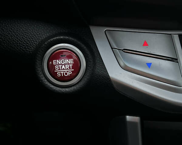 Серый Хонда Аккорд, объемом двигателя 2.4 л и пробегом 293 тыс. км за 11499 $, фото 16 на Automoto.ua