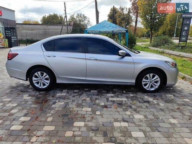 Серый Хонда Аккорд, объемом двигателя 2.4 л и пробегом 234 тыс. км за 9500 $, фото 5 на Automoto.ua