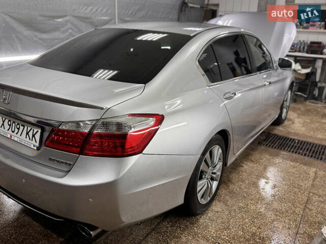 Серый Хонда Аккорд, объемом двигателя 2.36 л и пробегом 180 тыс. км за 9999 $, фото 6 на Automoto.ua