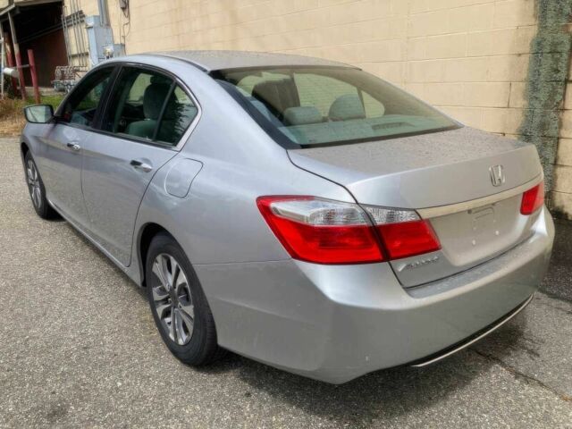 Серый Хонда Аккорд, объемом двигателя 2.4 л и пробегом 81 тыс. км за 3200 $, фото 5 на Automoto.ua