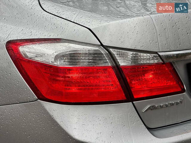 Серый Хонда Аккорд, объемом двигателя 2.35 л и пробегом 173 тыс. км за 10999 $, фото 18 на Automoto.ua