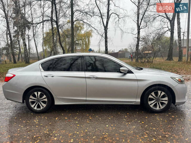 Серый Хонда Аккорд, объемом двигателя 2.35 л и пробегом 173 тыс. км за 10999 $, фото 13 на Automoto.ua