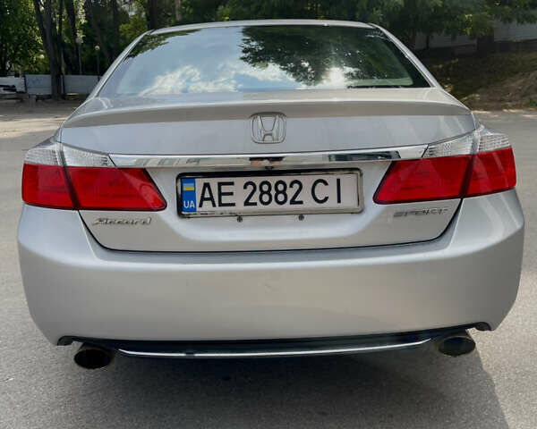 Сірий Хонда Аккорд, об'ємом двигуна 2.36 л та пробігом 203 тис. км за 10300 $, фото 5 на Automoto.ua