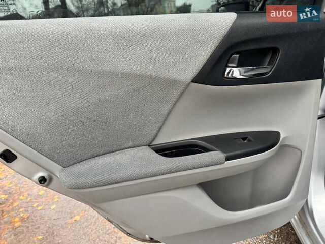 Серый Хонда Аккорд, объемом двигателя 2.35 л и пробегом 173 тыс. км за 10999 $, фото 29 на Automoto.ua