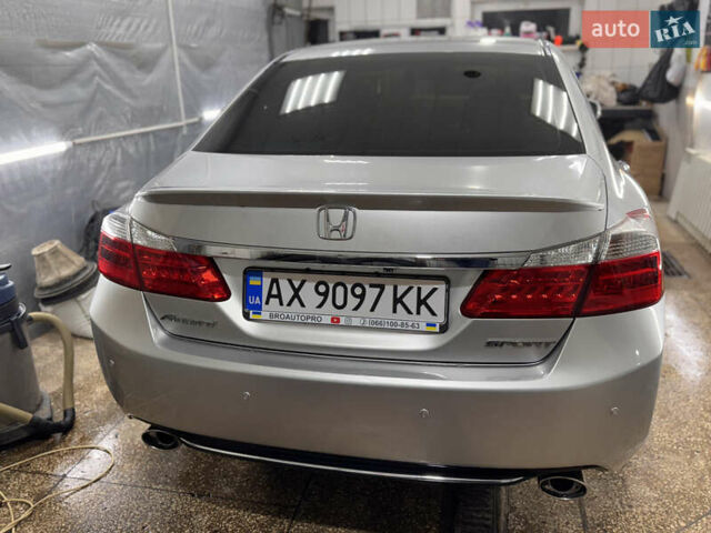 Серый Хонда Аккорд, объемом двигателя 2.36 л и пробегом 180 тыс. км за 9999 $, фото 14 на Automoto.ua