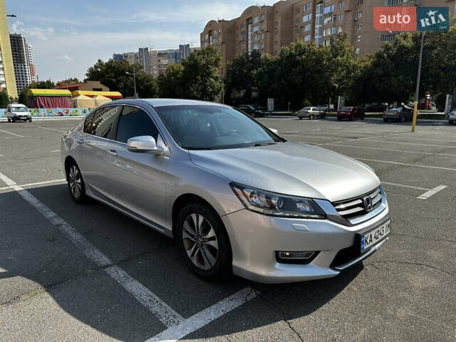 Серый Хонда Аккорд, объемом двигателя 2.36 л и пробегом 203 тыс. км за 12800 $, фото 3 на Automoto.ua