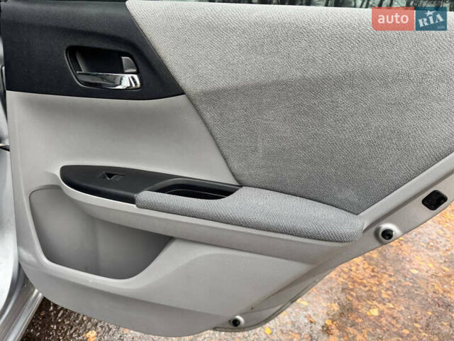 Серый Хонда Аккорд, объемом двигателя 2.35 л и пробегом 173 тыс. км за 10999 $, фото 33 на Automoto.ua