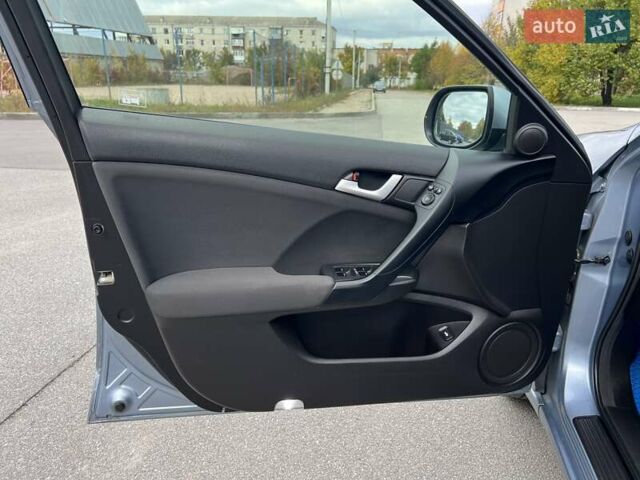 Серый Хонда Аккорд, объемом двигателя 2.2 л и пробегом 239 тыс. км за 11500 $, фото 24 на Automoto.ua