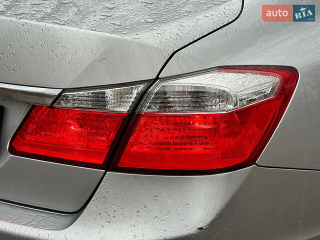 Серый Хонда Аккорд, объемом двигателя 2.35 л и пробегом 173 тыс. км за 10999 $, фото 19 на Automoto.ua