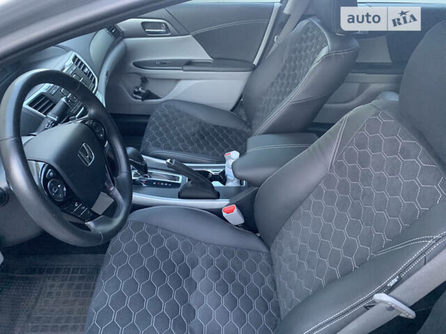 Сірий Хонда Аккорд, об'ємом двигуна 2.4 л та пробігом 138 тис. км за 11200 $, фото 4 на Automoto.ua