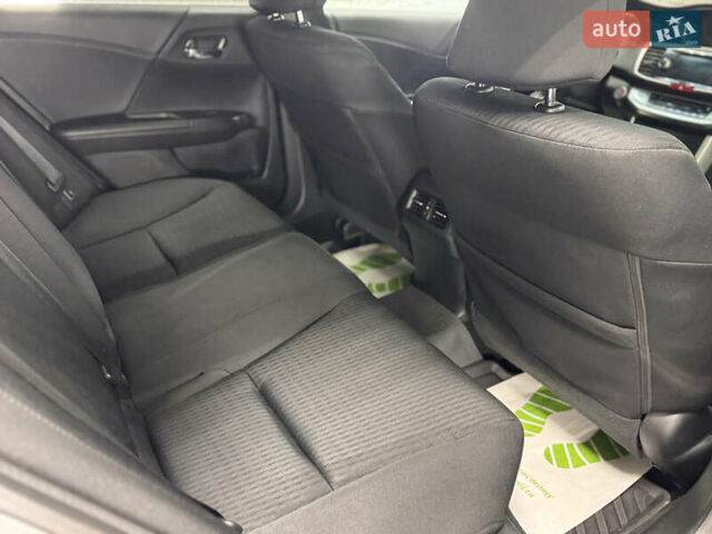 Серый Хонда Аккорд, объемом двигателя 2.36 л и пробегом 180 тыс. км за 9999 $, фото 17 на Automoto.ua