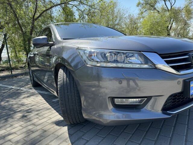 Серый Хонда Аккорд, объемом двигателя 2.4 л и пробегом 250 тыс. км за 12999 $, фото 3 на Automoto.ua